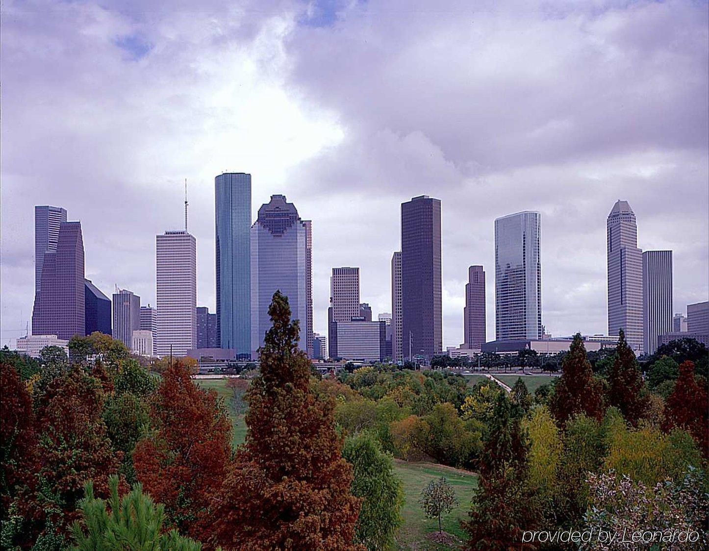 Hilton Houston North Hotel Exterior foto